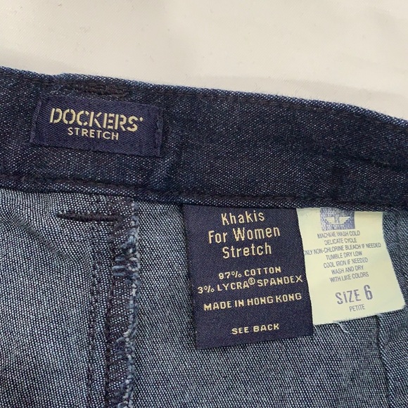 Dockers Blue Pleated Relaxed Denim Short size 6P - Picture 9 of 9